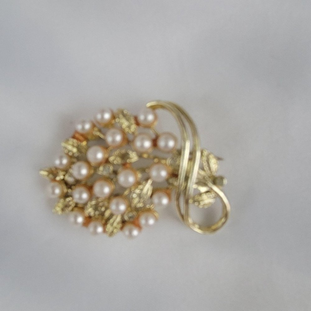 Vintage Brooch Gold Toned Faux Pearl Bouquet